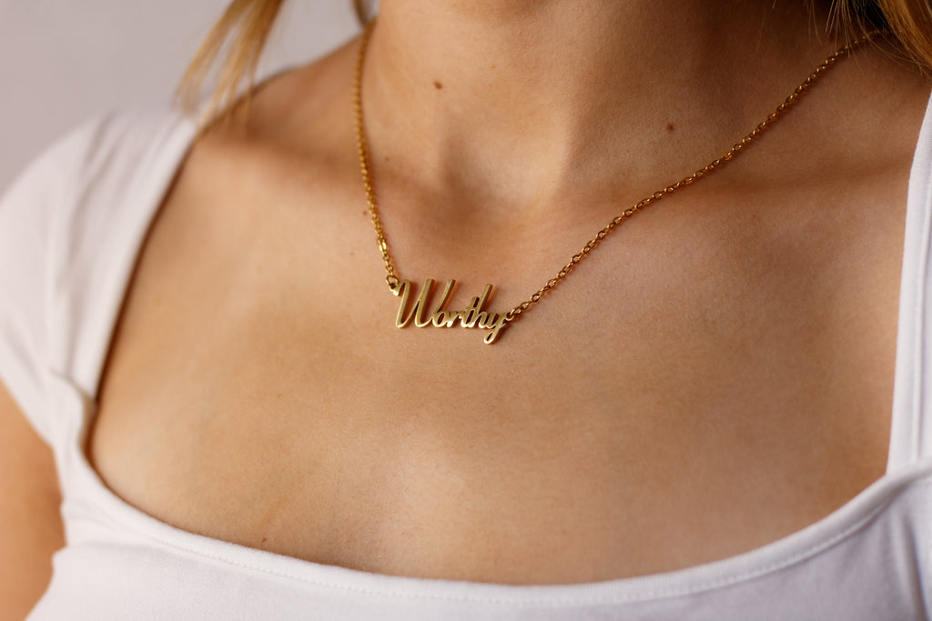 WORTHY NECKLACE