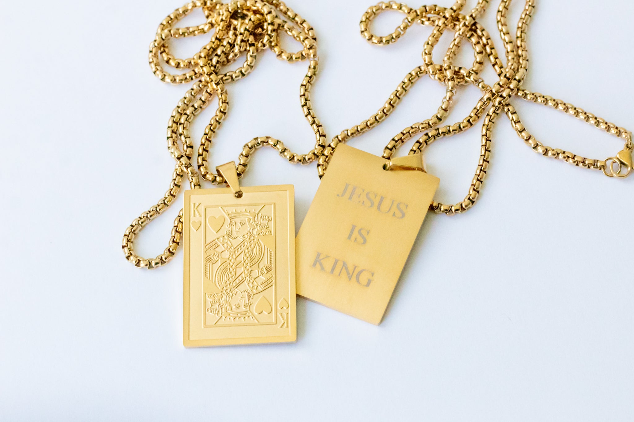 KING CARD NECKLACE